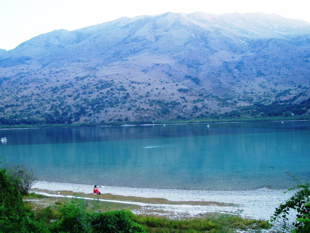 Mouríon Lake Villas II מראה חיצוני תמונה