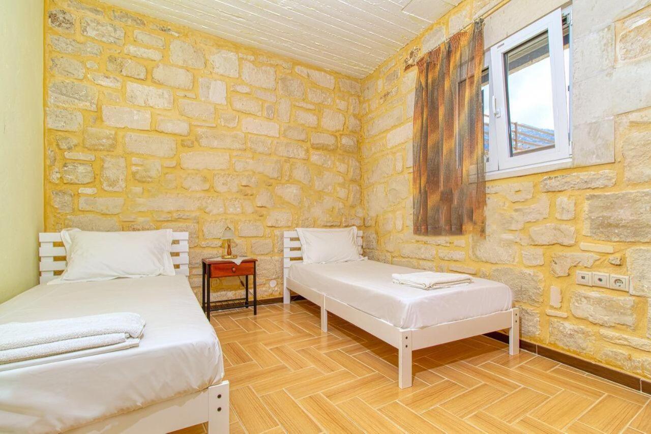 Mouríon Lake Villas II מראה חיצוני תמונה